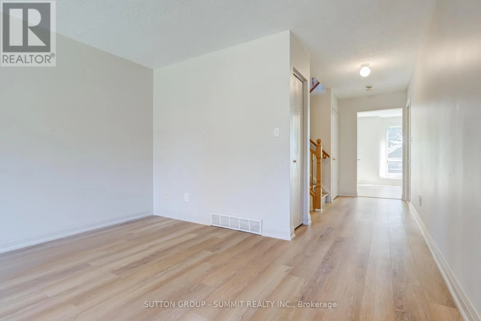 346 UNIVERSITY DOWNS CRESCENT