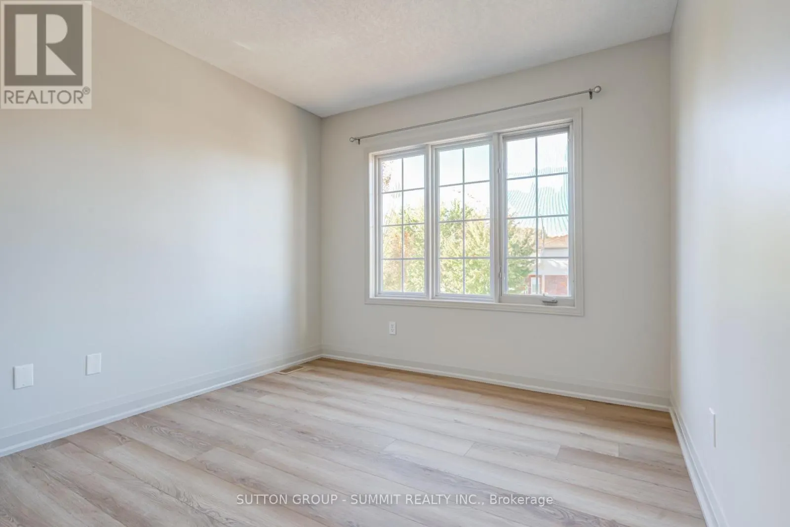 346 UNIVERSITY DOWNS CRESCENT
