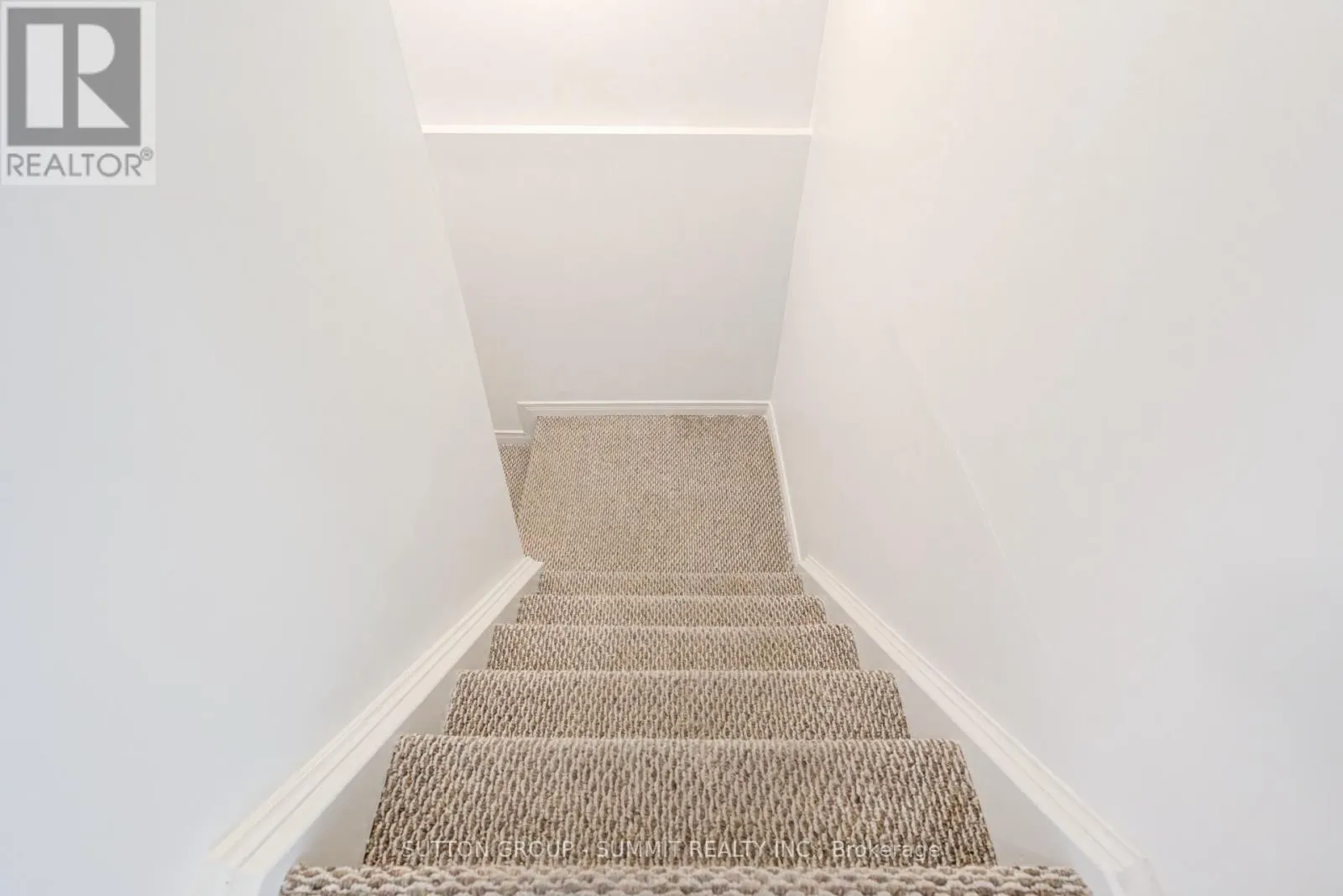 346 UNIVERSITY DOWNS CRESCENT