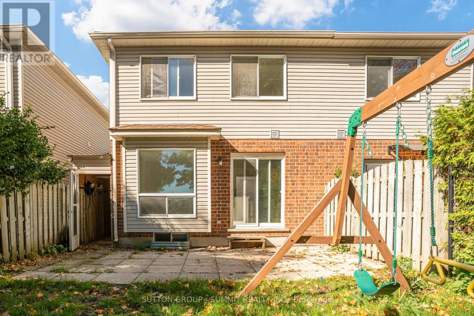 346 UNIVERSITY DOWNS CRESCENT