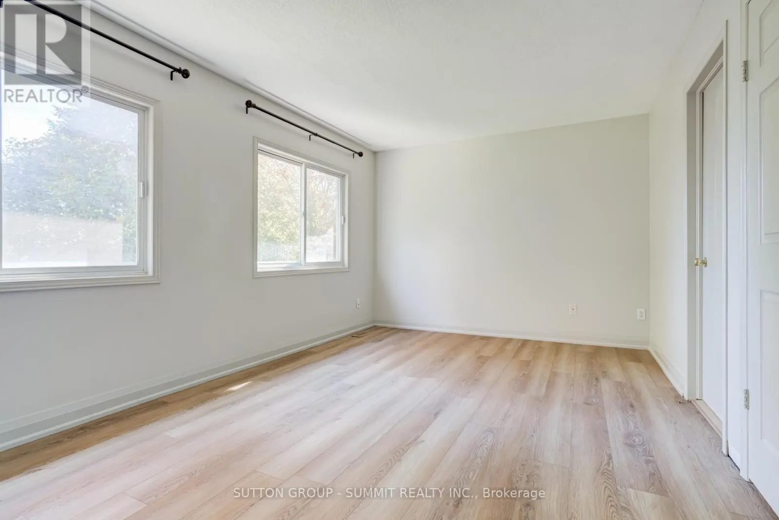 346 UNIVERSITY DOWNS CRESCENT