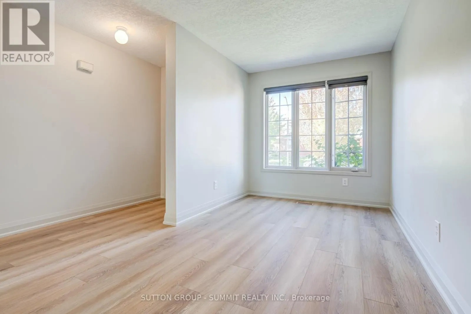 346 UNIVERSITY DOWNS CRESCENT