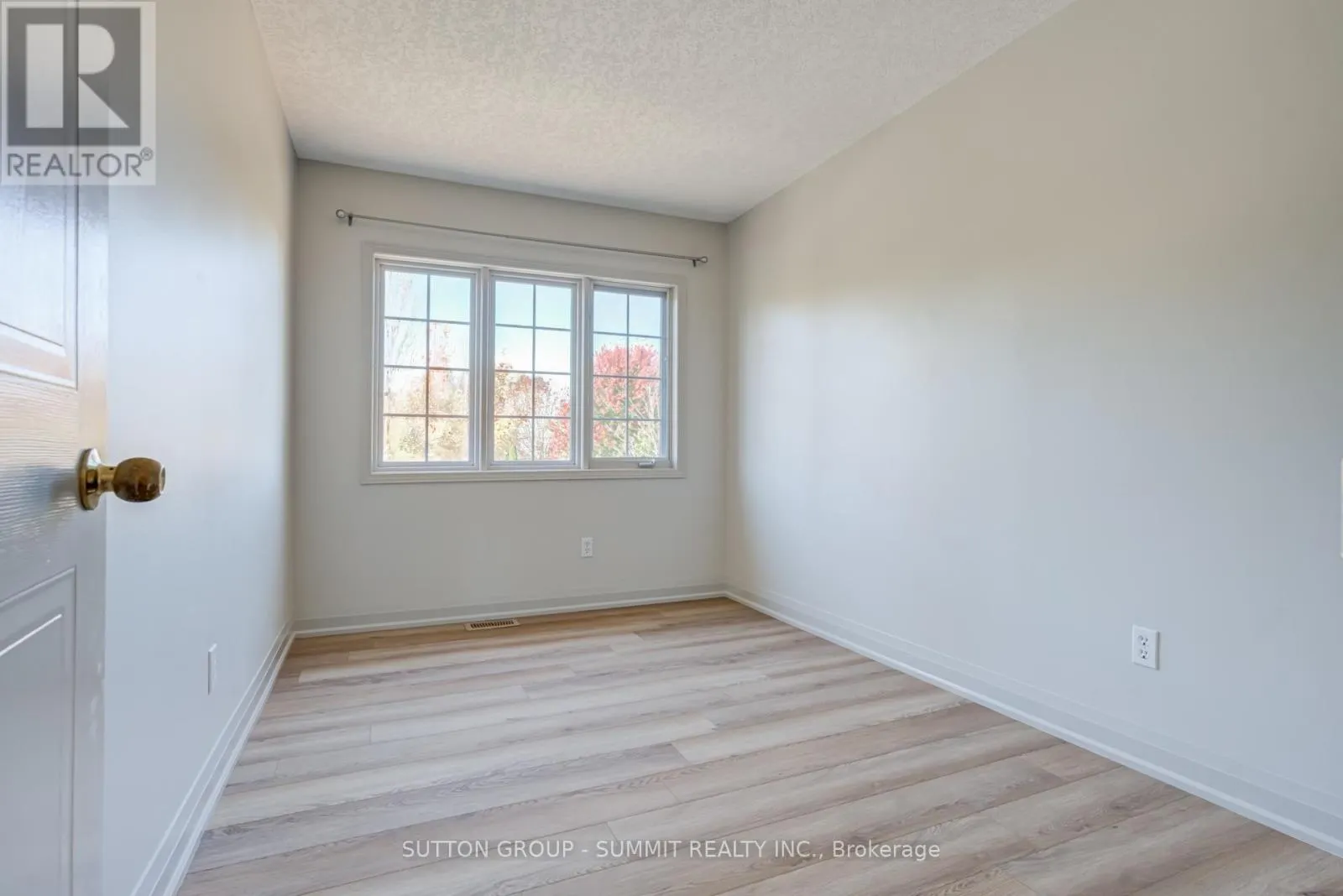 346 UNIVERSITY DOWNS CRESCENT