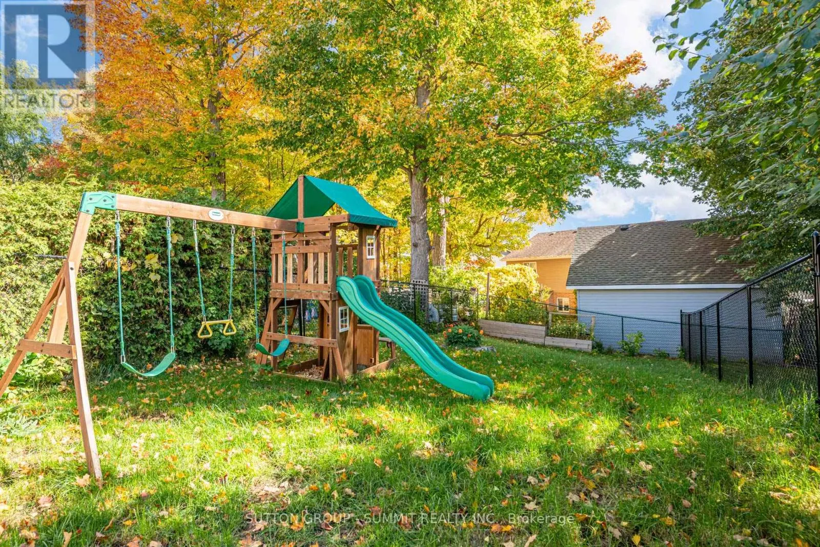 346 UNIVERSITY DOWNS CRESCENT