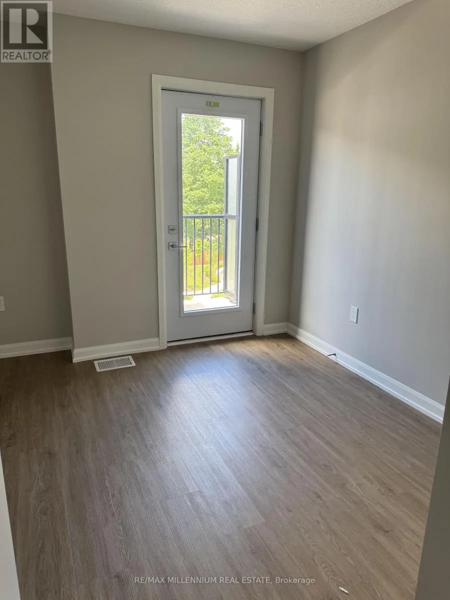 214 - 708 WOOLWICH STREET