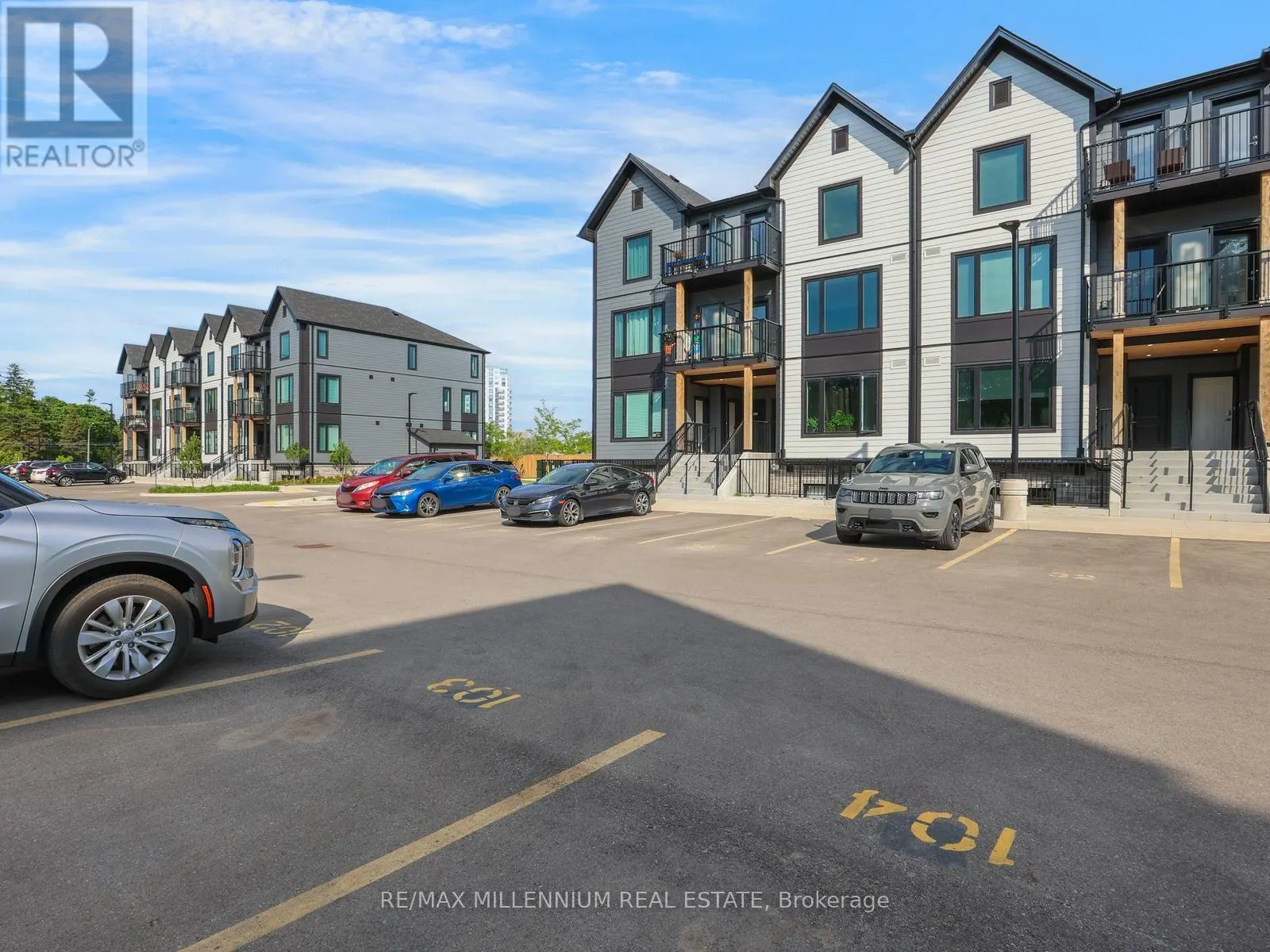 214 - 708 WOOLWICH STREET