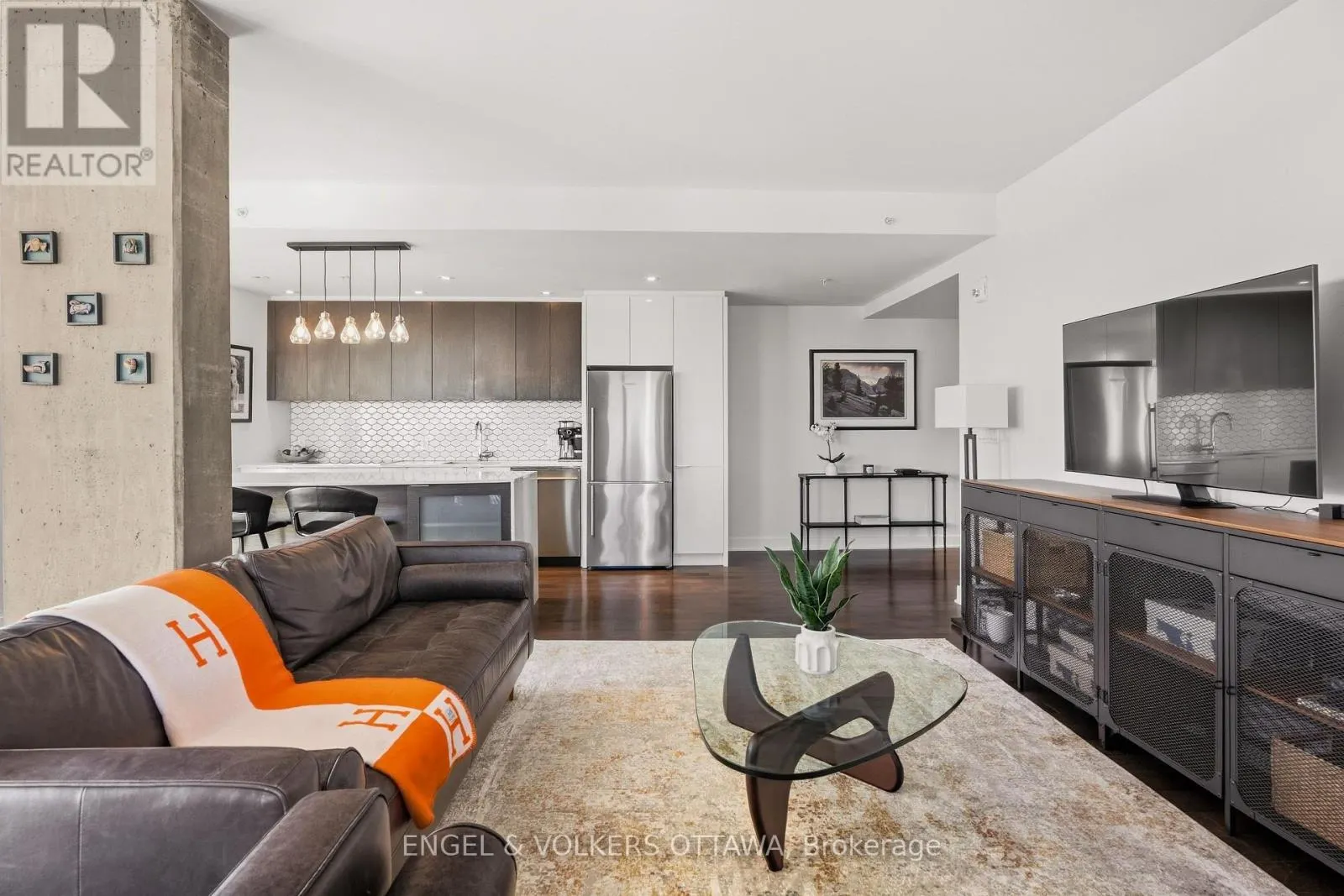 2010 - 20 DALY AVENUE