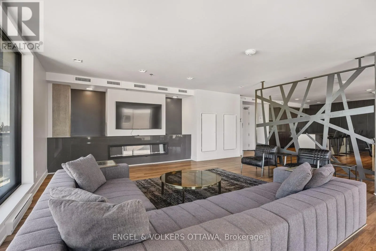 2010 - 20 DALY AVENUE