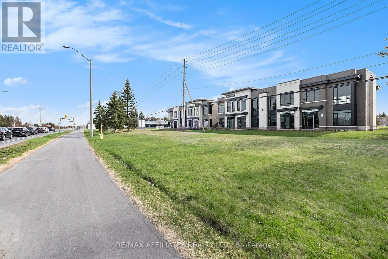 103 & 104 - 2500 ST LAURENT BOULEVARD