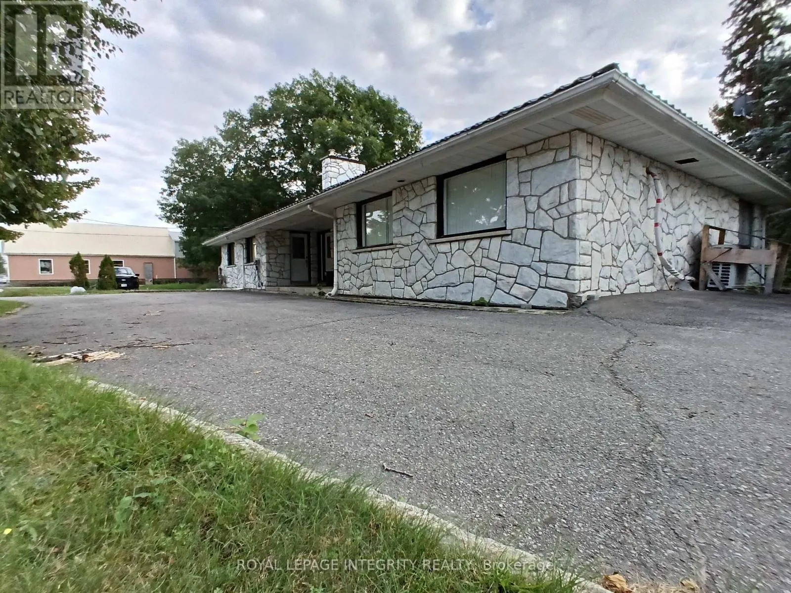 2591 CARP ROAD