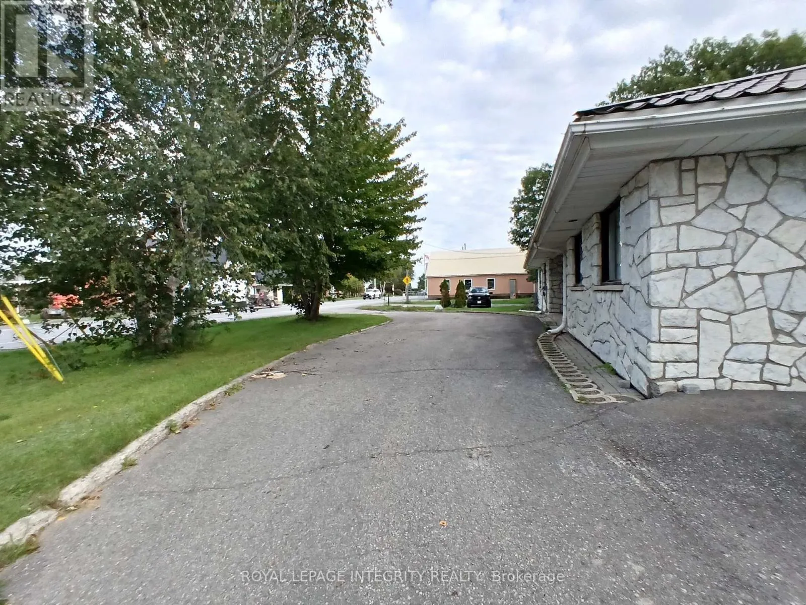2591 CARP ROAD