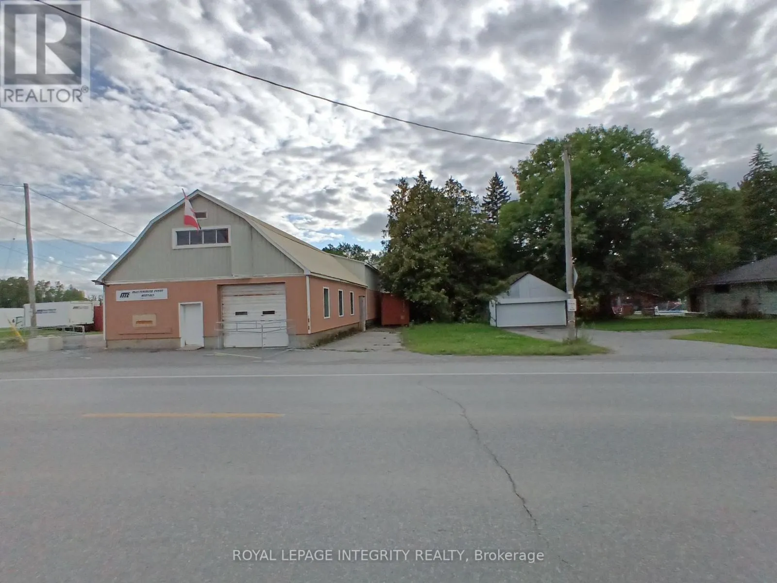 2591 CARP ROAD