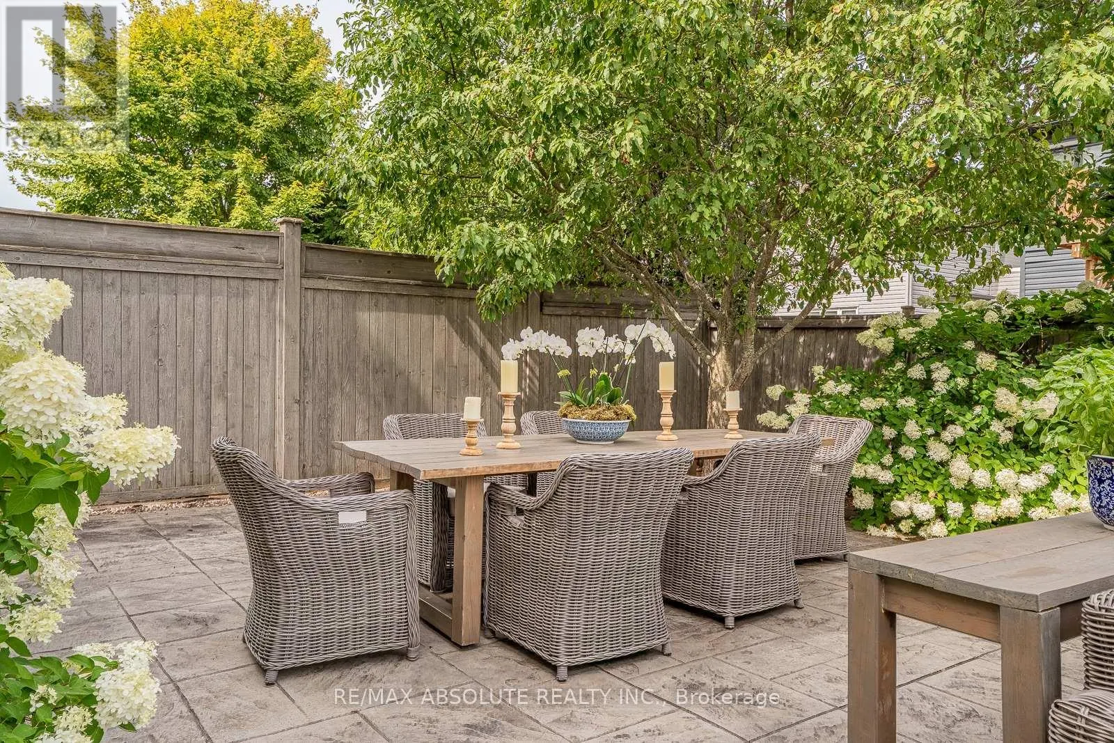 414 LANDSWOOD WAY