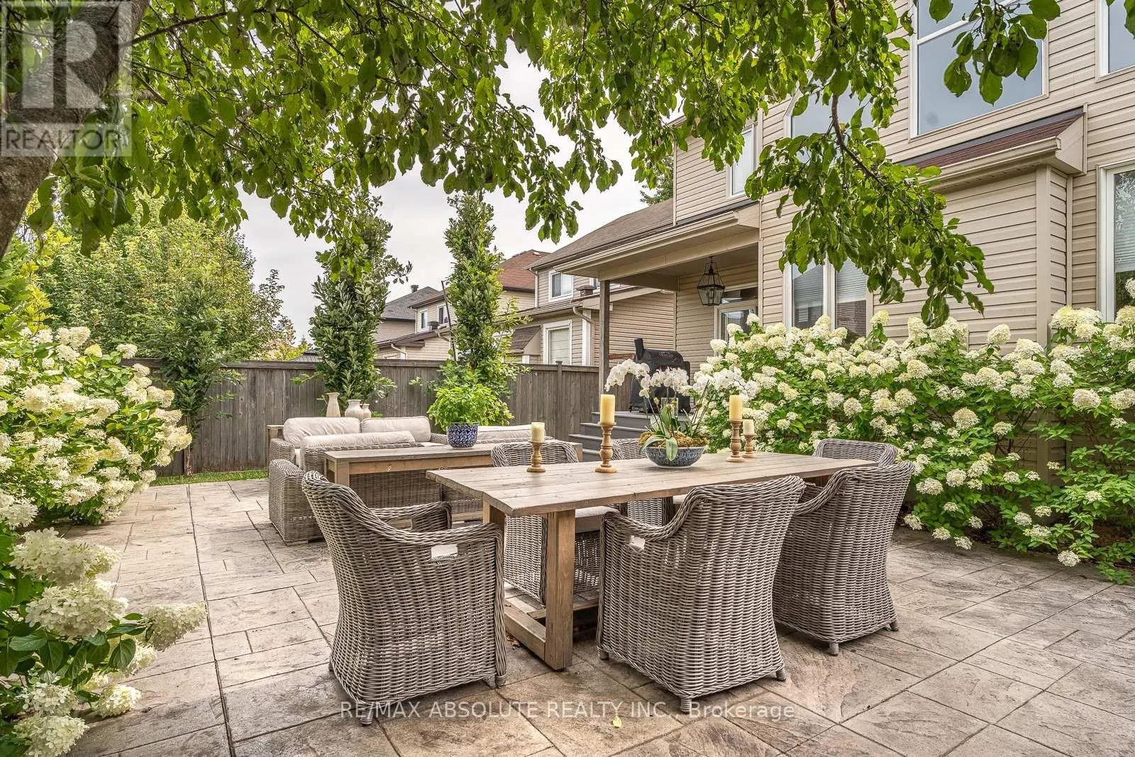 414 LANDSWOOD WAY