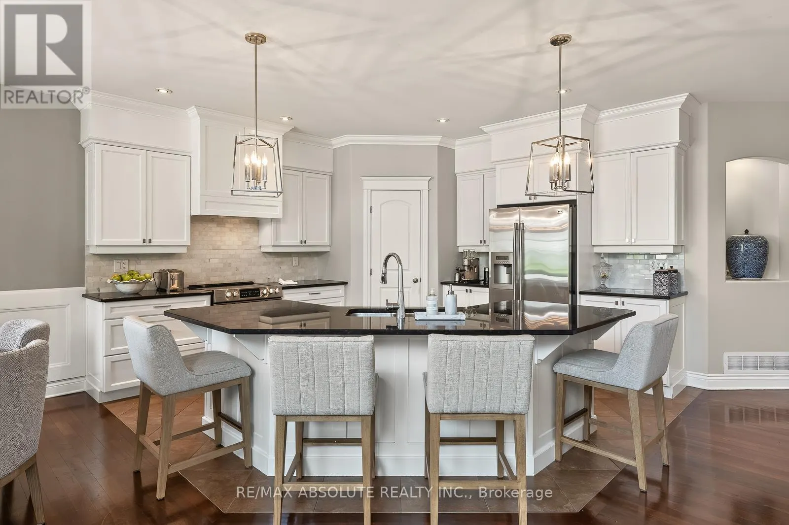 414 LANDSWOOD WAY