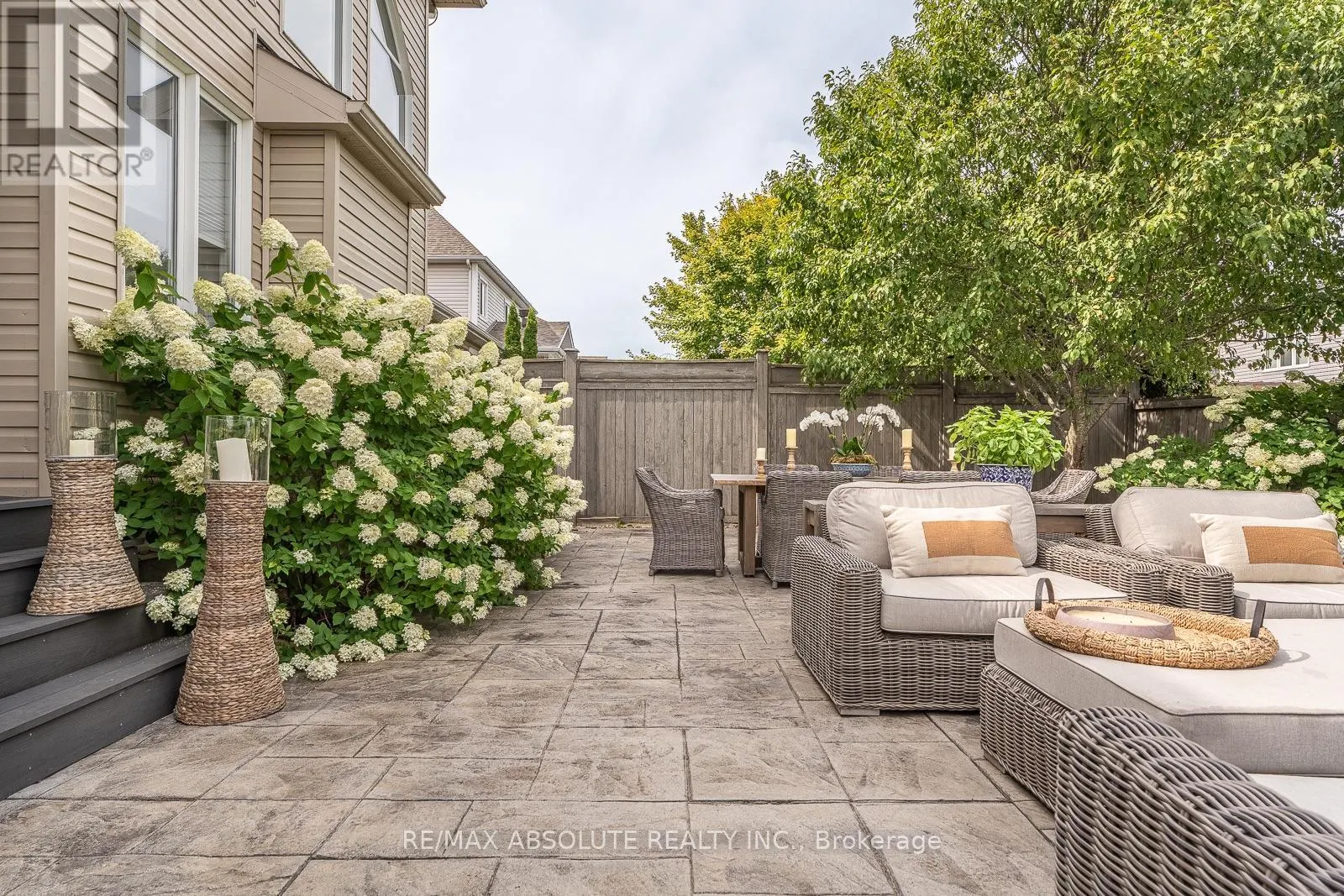 414 LANDSWOOD WAY