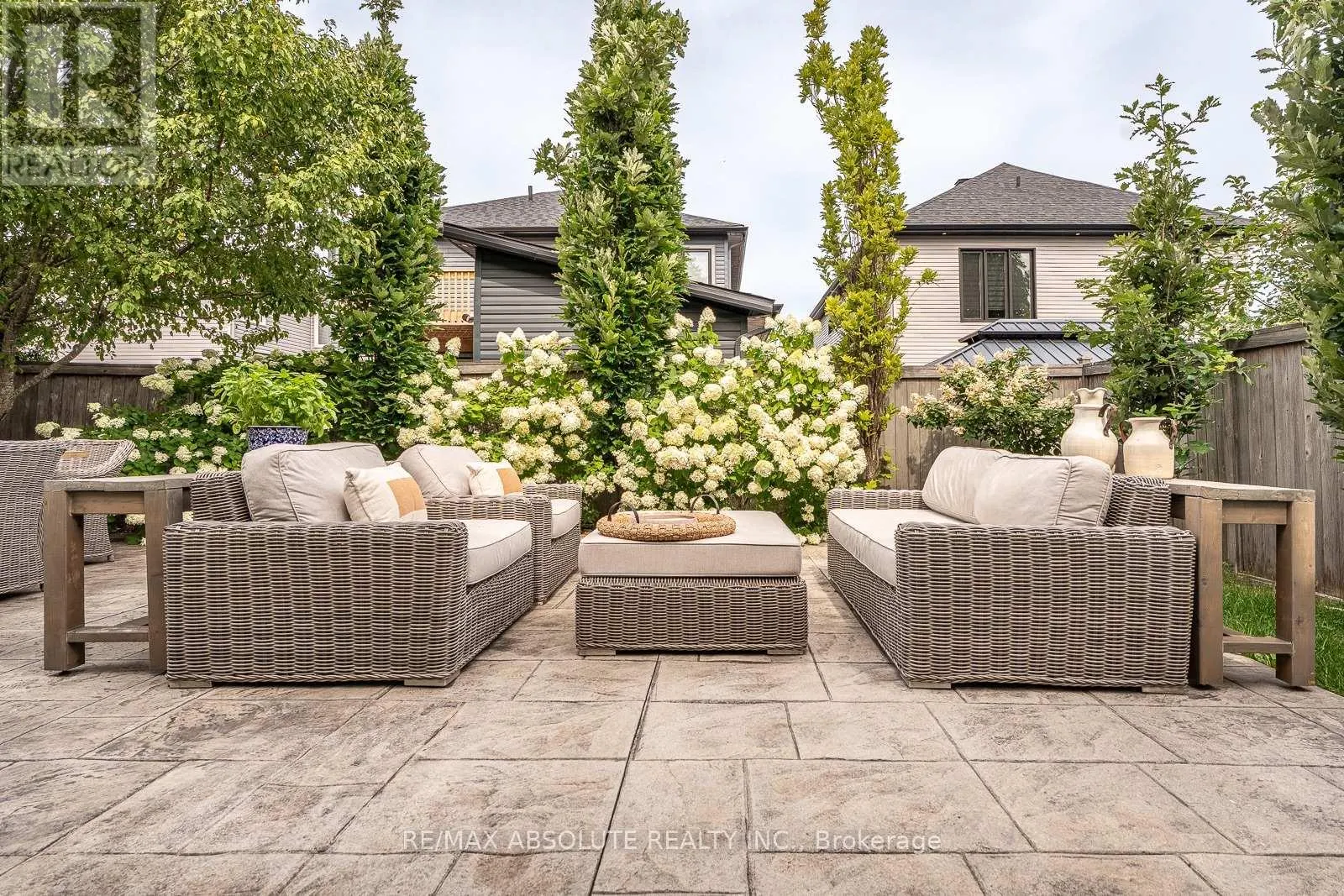 414 LANDSWOOD WAY