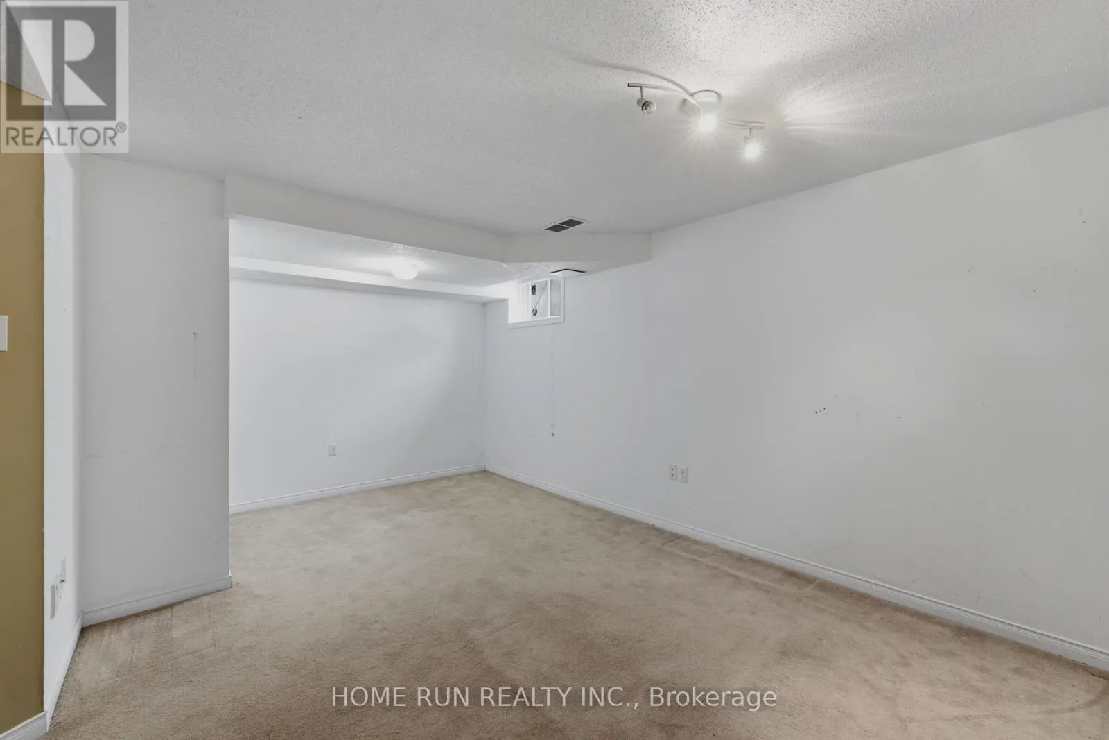 2632 PALINGS PRIVATE