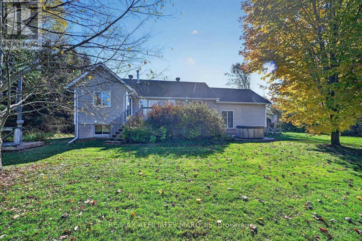 240 NOONAN ROAD S