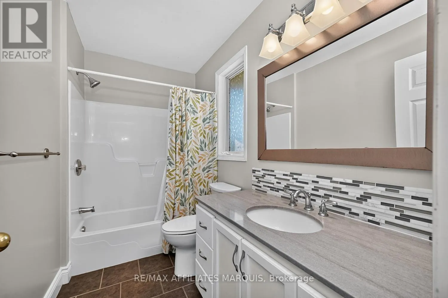 240 NOONAN ROAD S