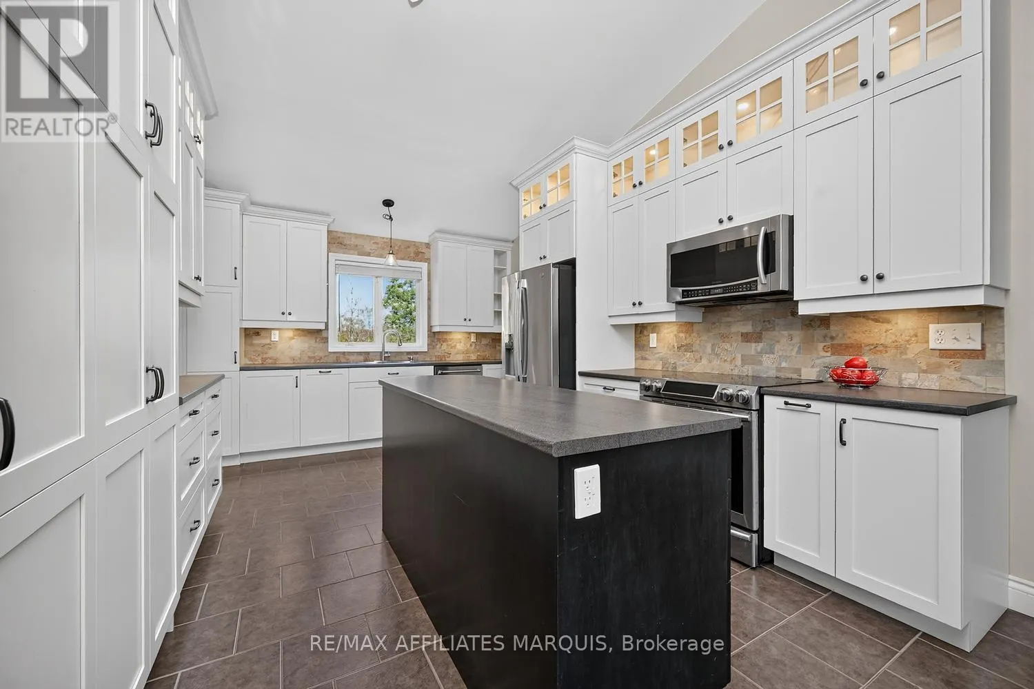 240 NOONAN ROAD S