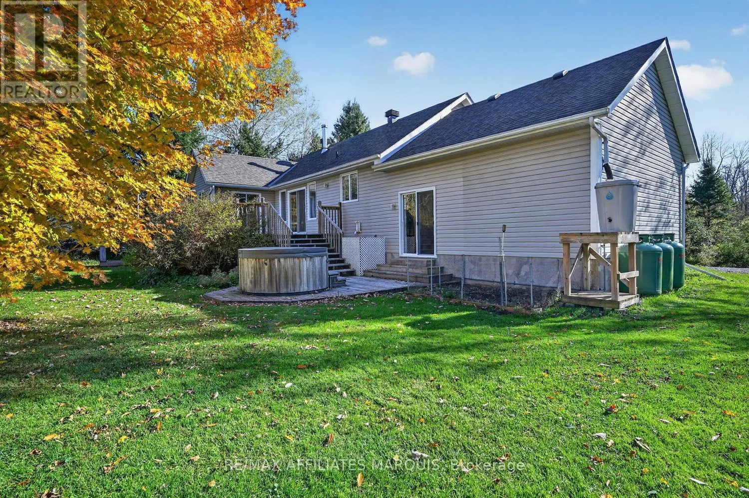 240 NOONAN ROAD S