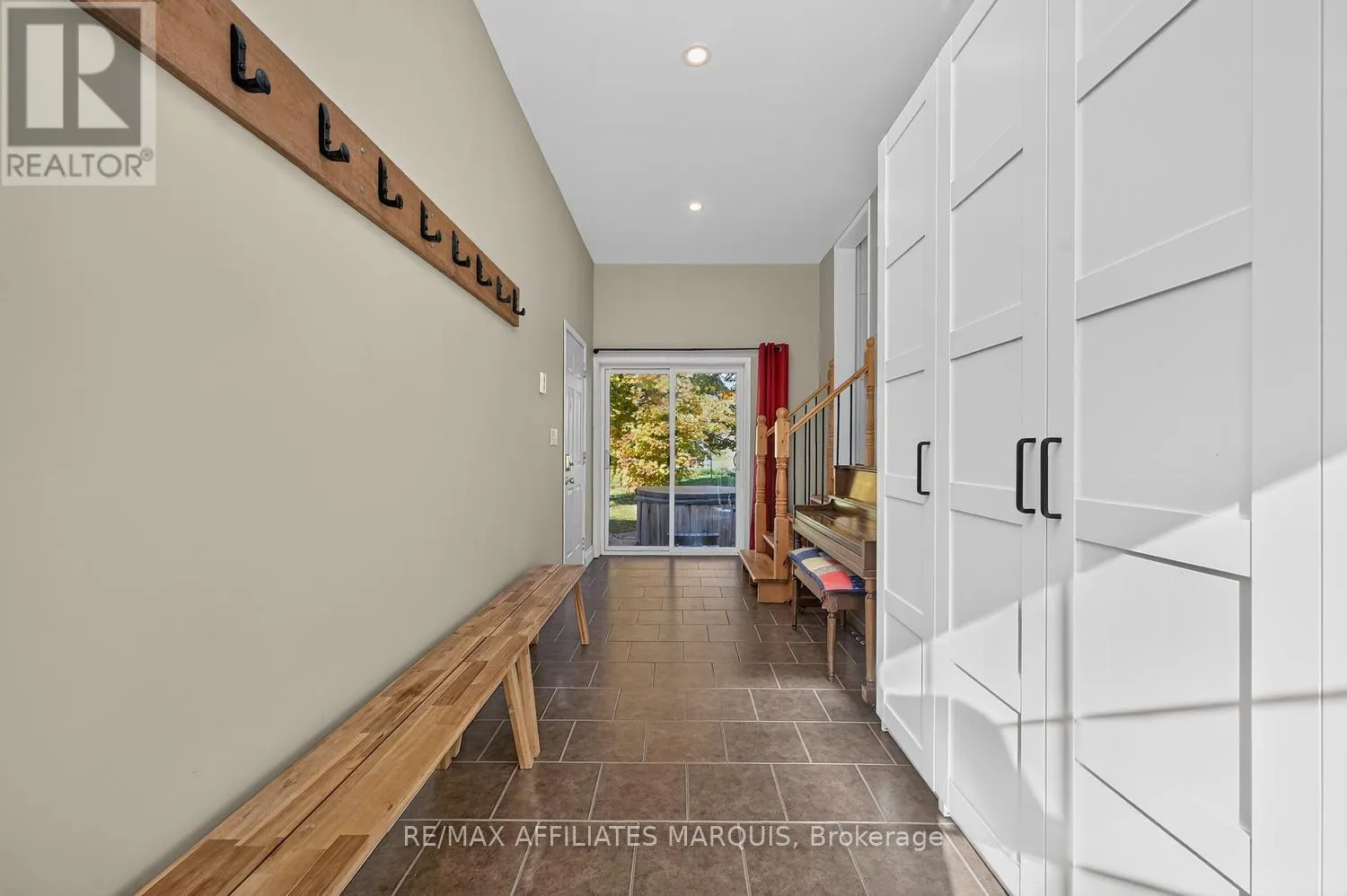 240 NOONAN ROAD S