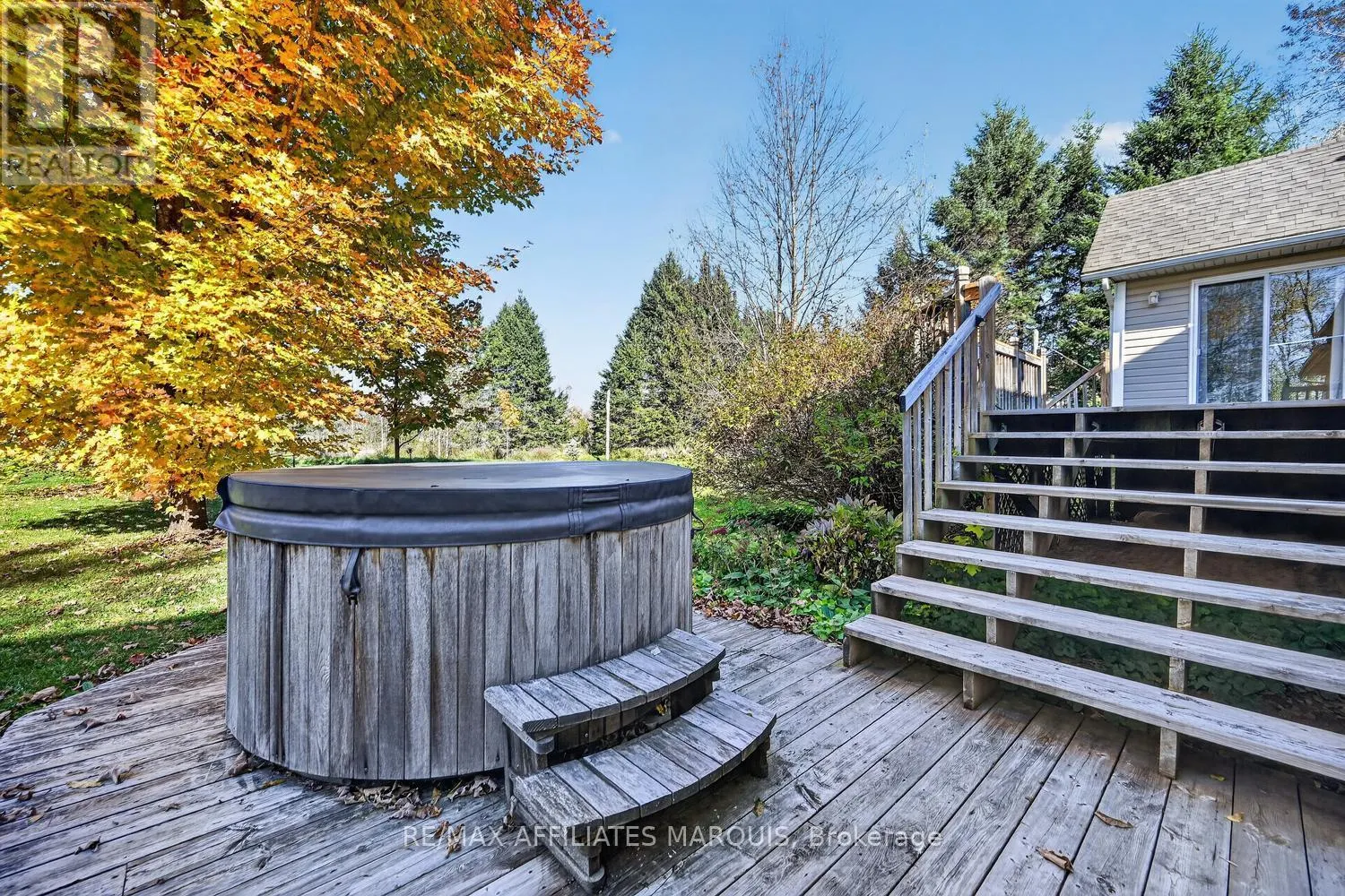 240 NOONAN ROAD S