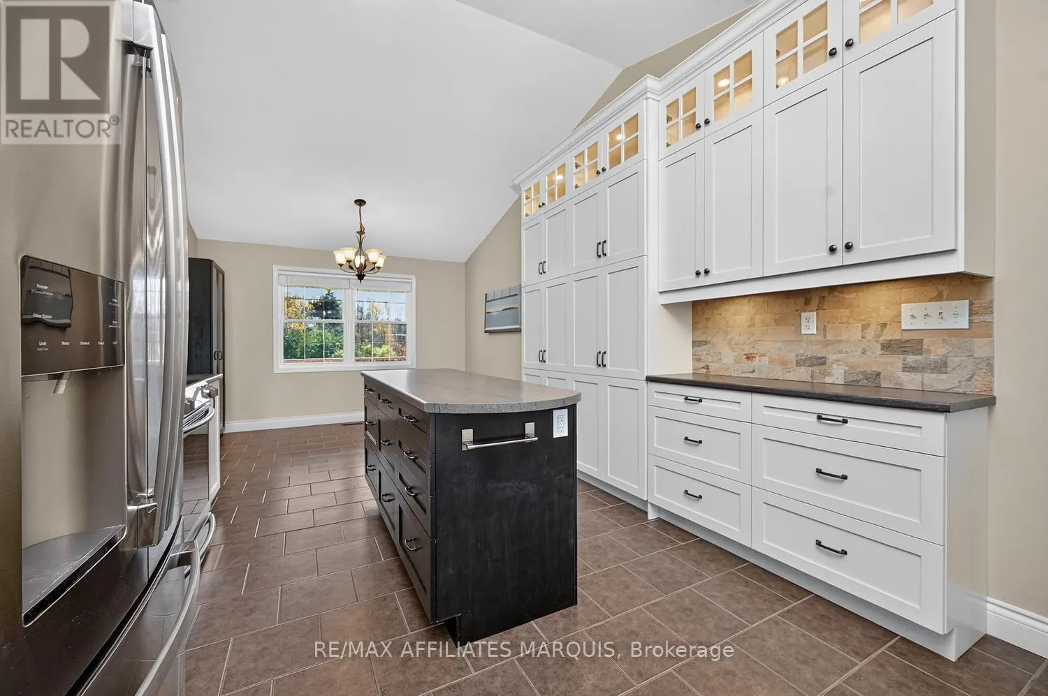 240 NOONAN ROAD S