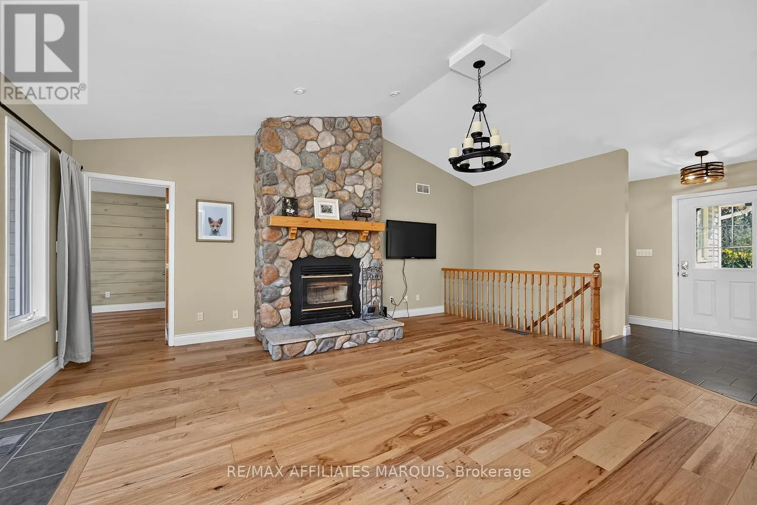 240 NOONAN ROAD S