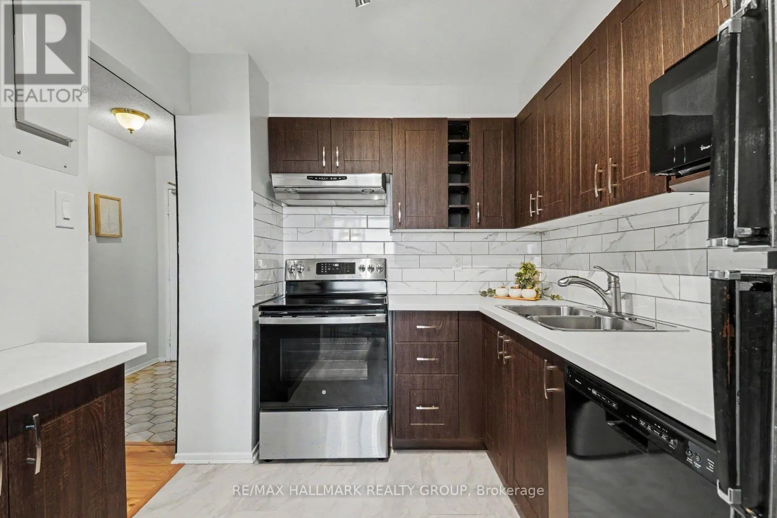 401 - 2630 SOUTHVALE CRESCENT