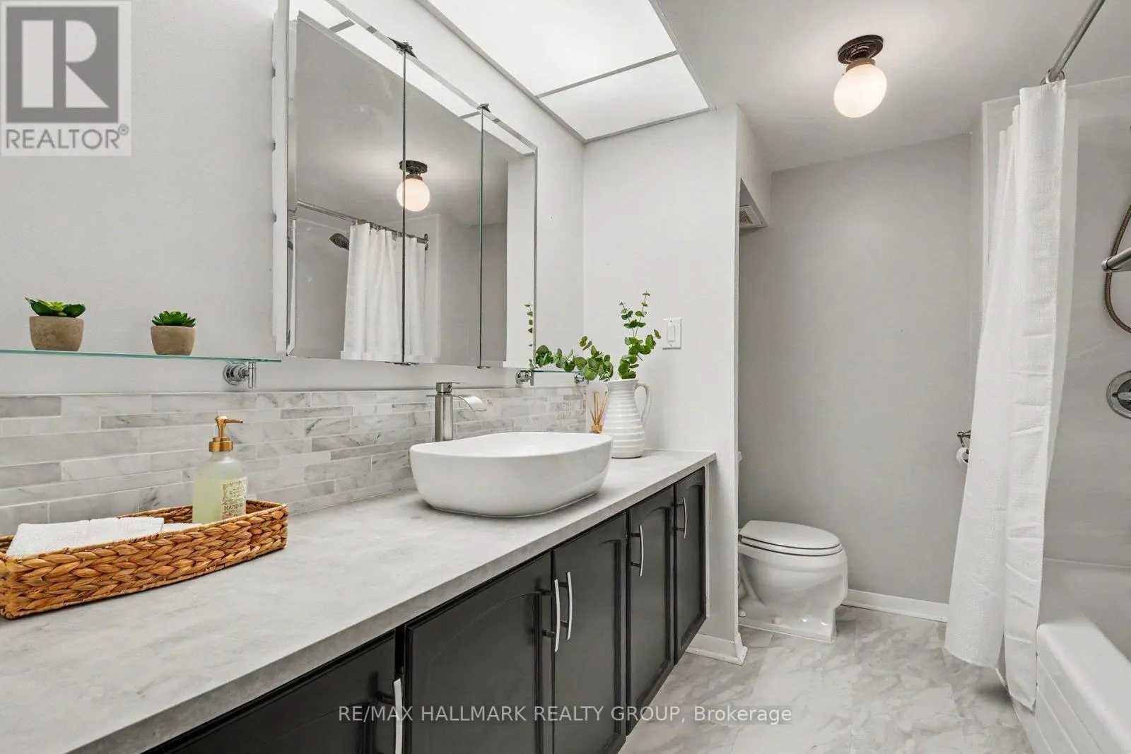 401 - 2630 SOUTHVALE CRESCENT