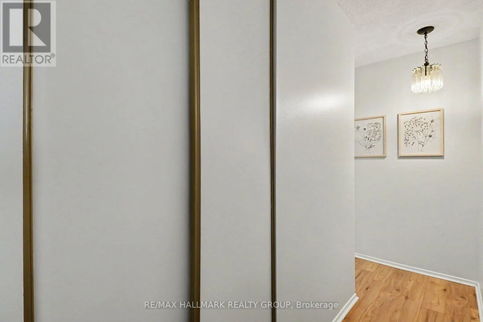 401 - 2630 SOUTHVALE CRESCENT