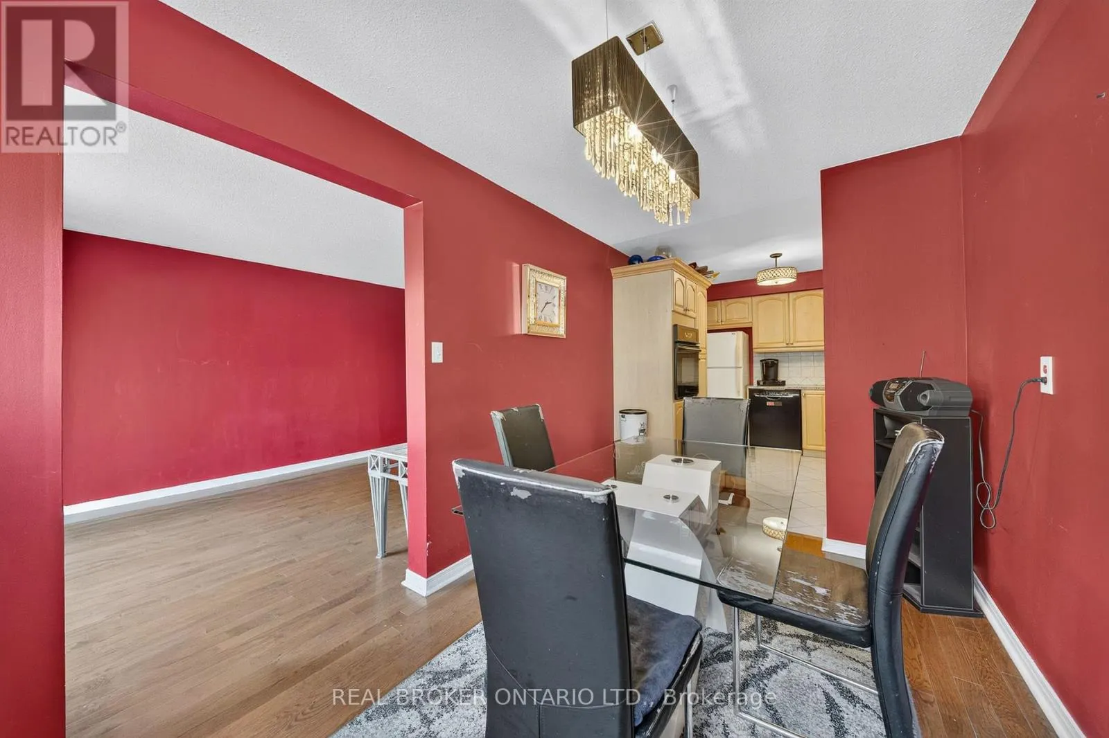 76 GOLDEN ORCHARD DRIVE