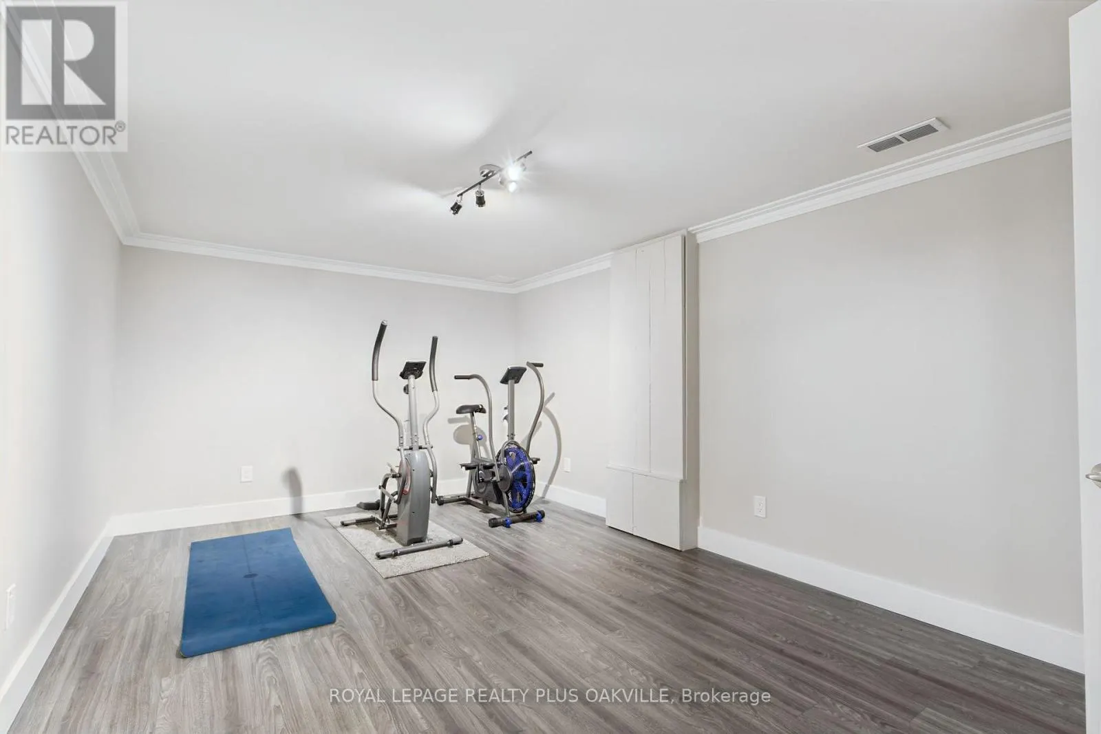 340 CLARENDON DRIVE