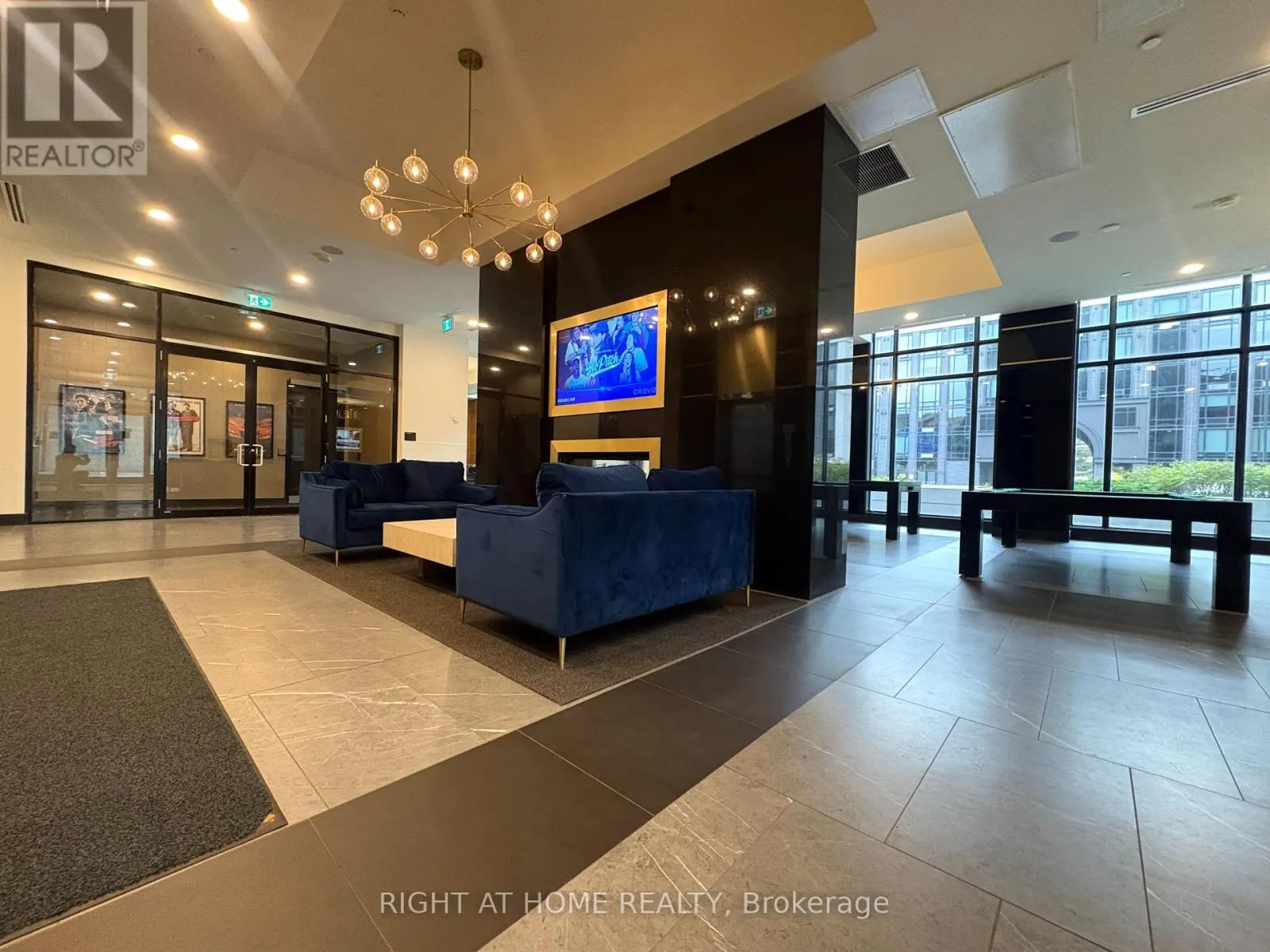 S- 2225 - 145 COLUMBIA STREET W