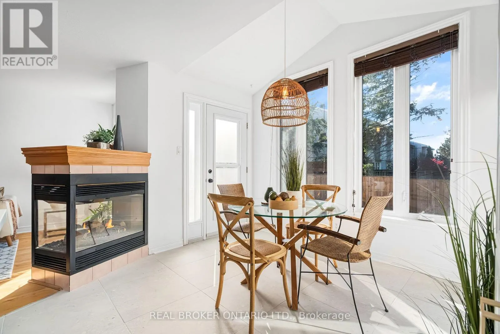191 THORNBURY CRESCENT