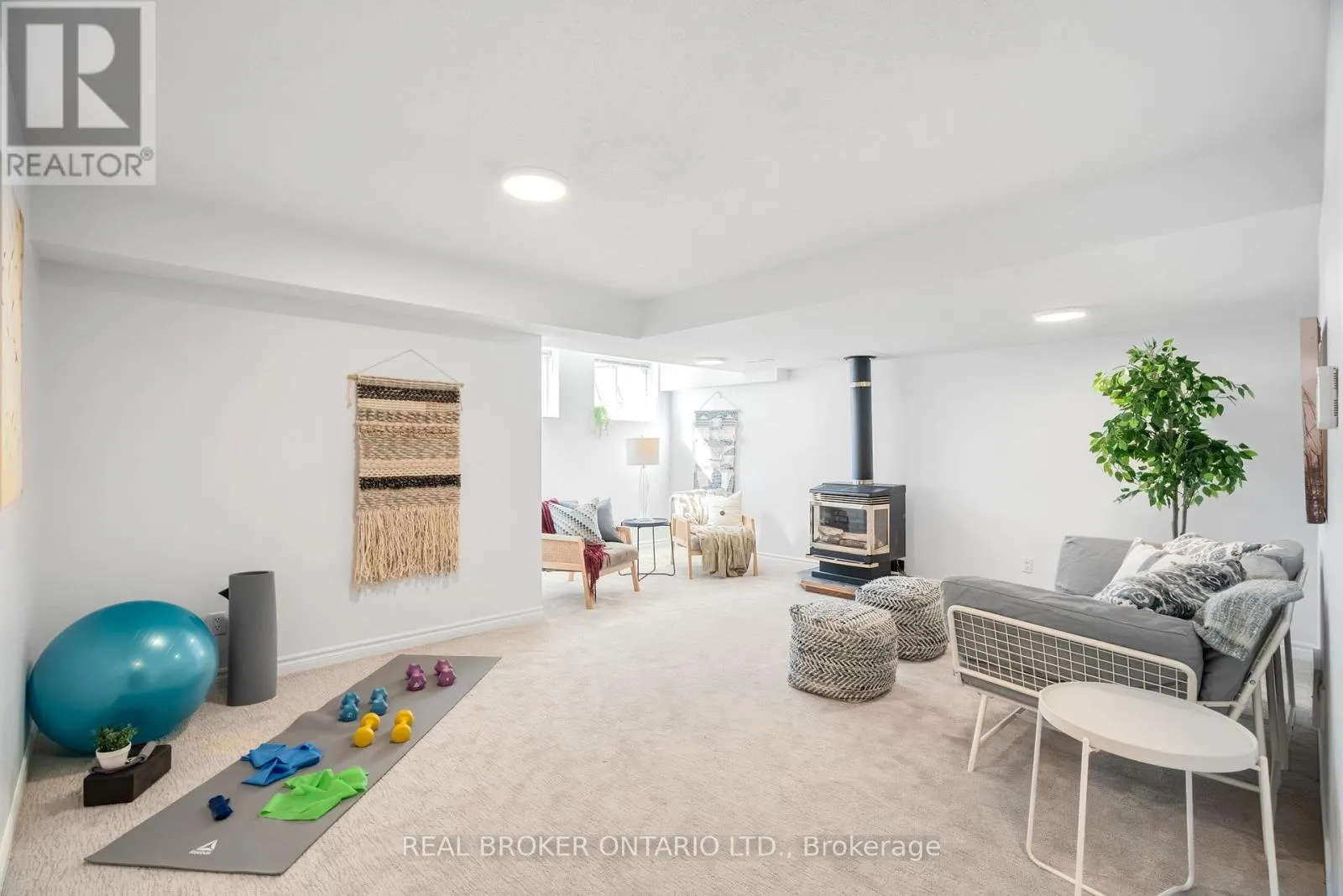 191 THORNBURY CRESCENT