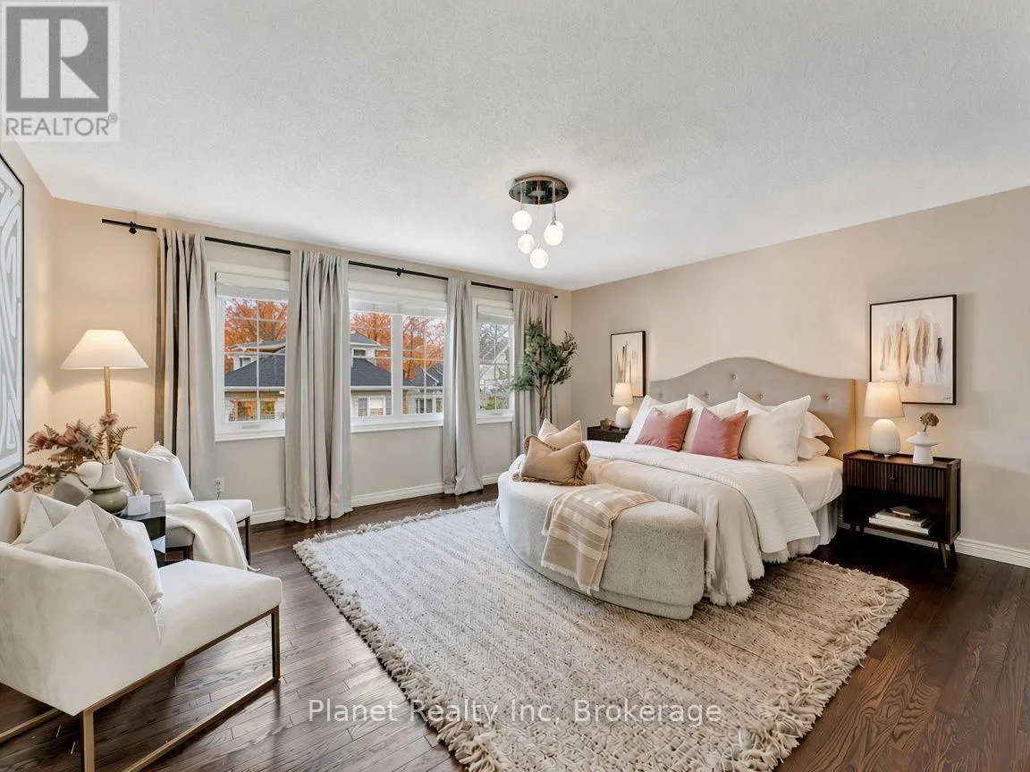7 - 25 MANOR PARK CRESCENT #7
