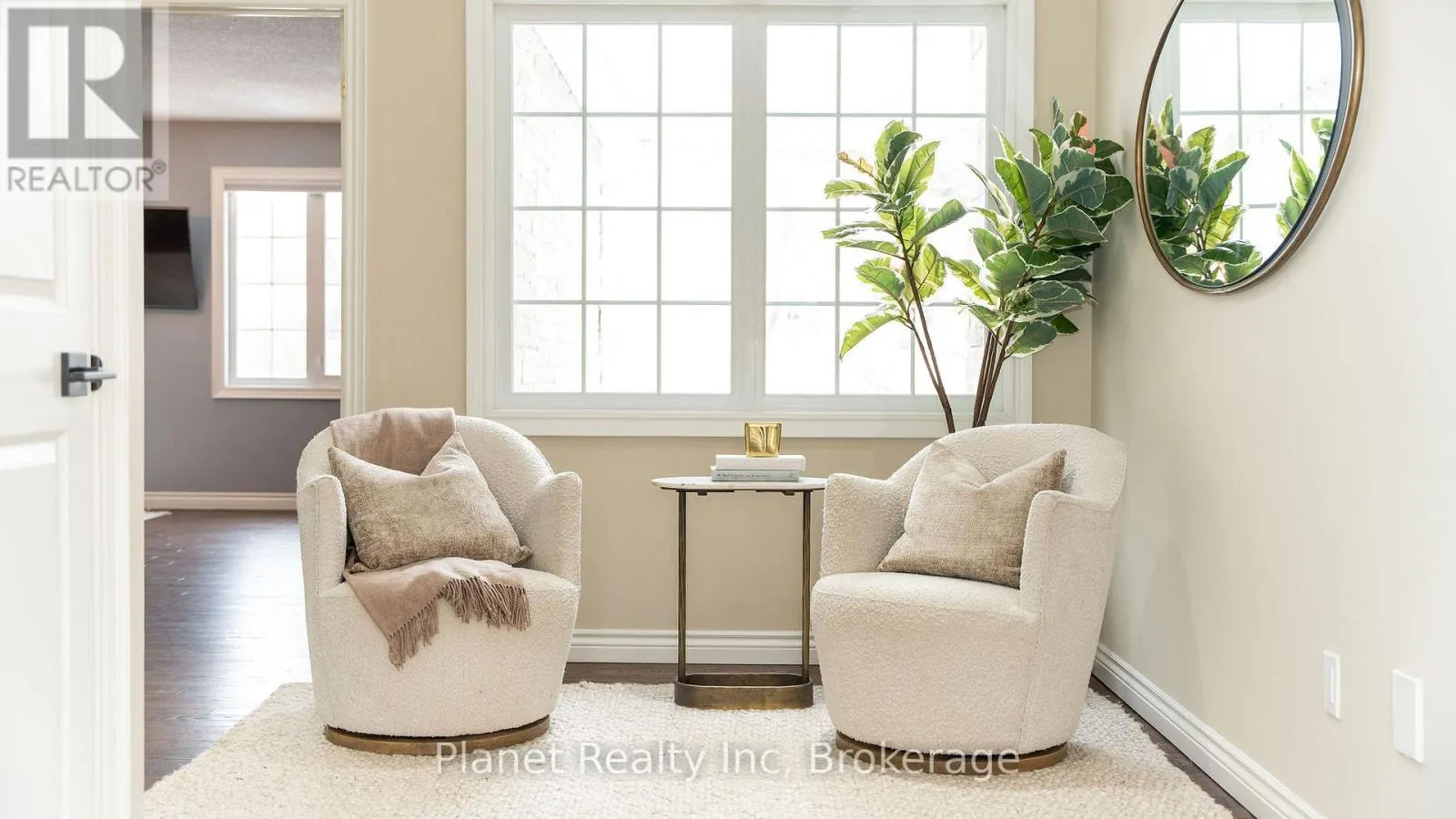 7 - 25 MANOR PARK CRESCENT #7