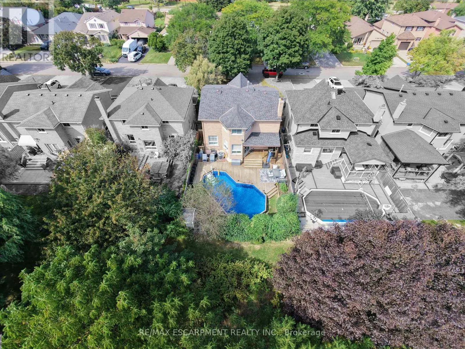 35 GERALD CRESCENT