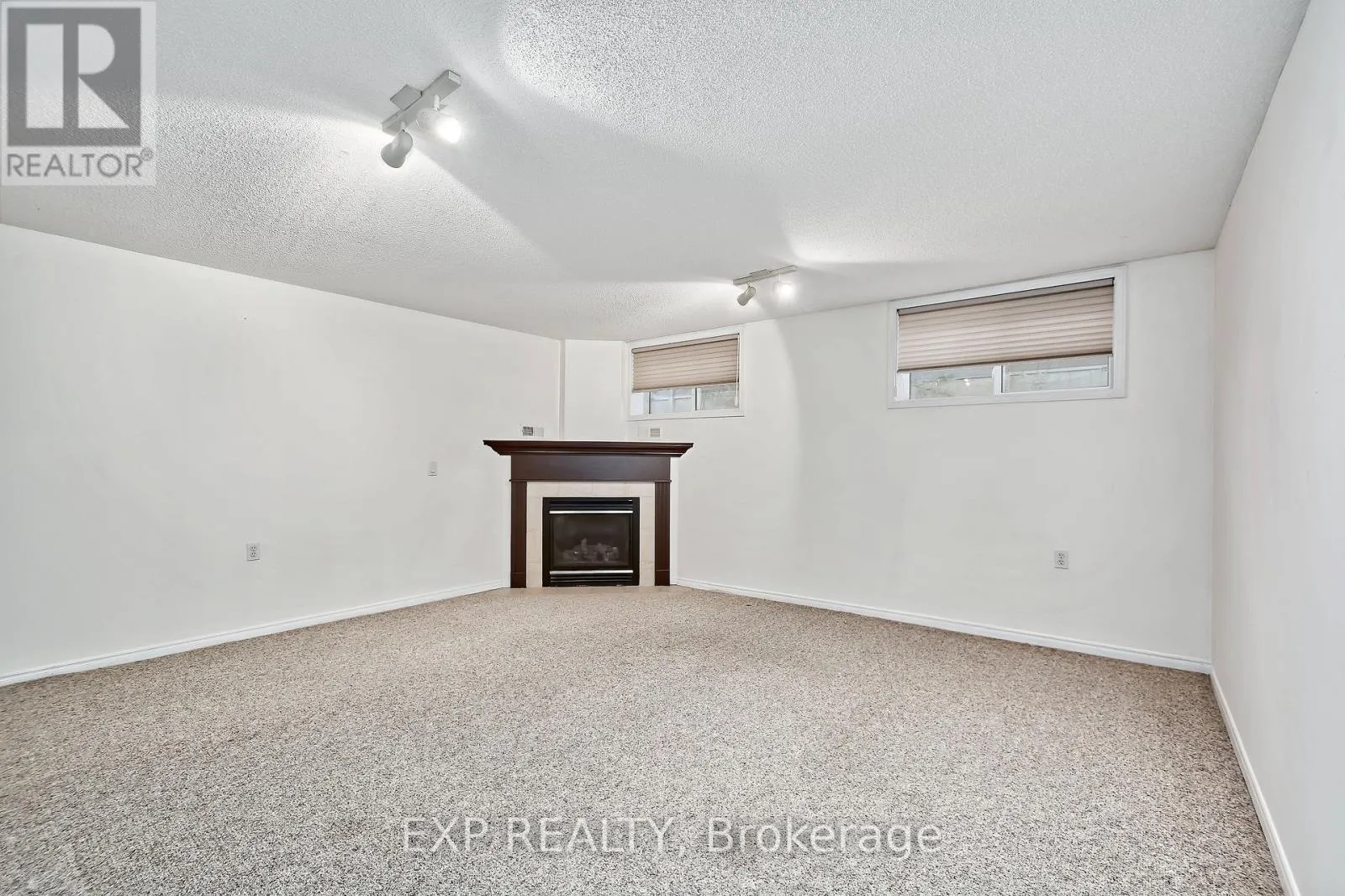 17 - 1337 COMMISSIONERS RD ROAD W #17