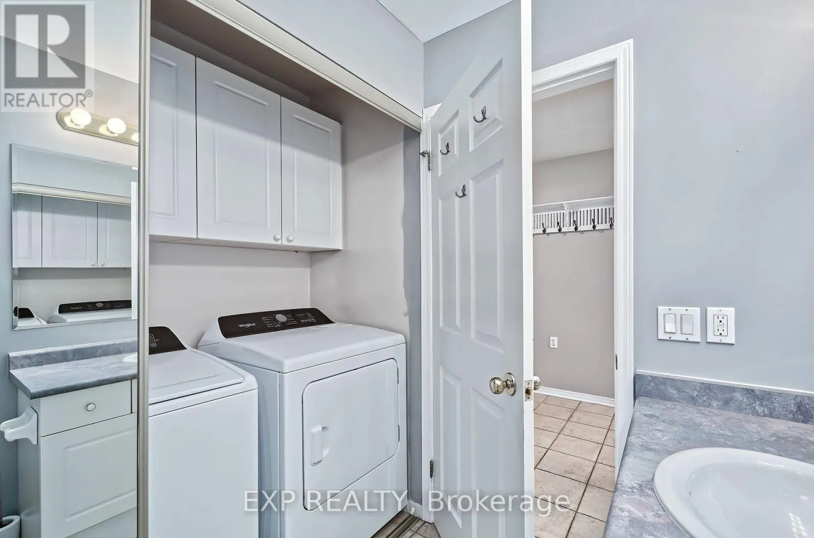 17 - 1337 COMMISSIONERS RD ROAD W #17