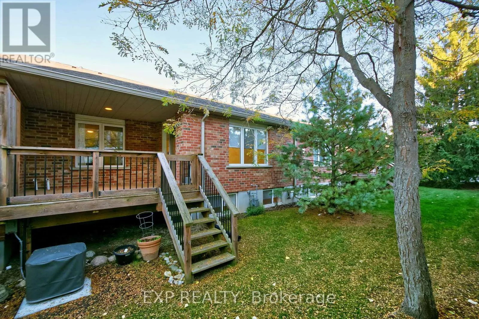 17 - 1337 COMMISSIONERS RD ROAD W #17