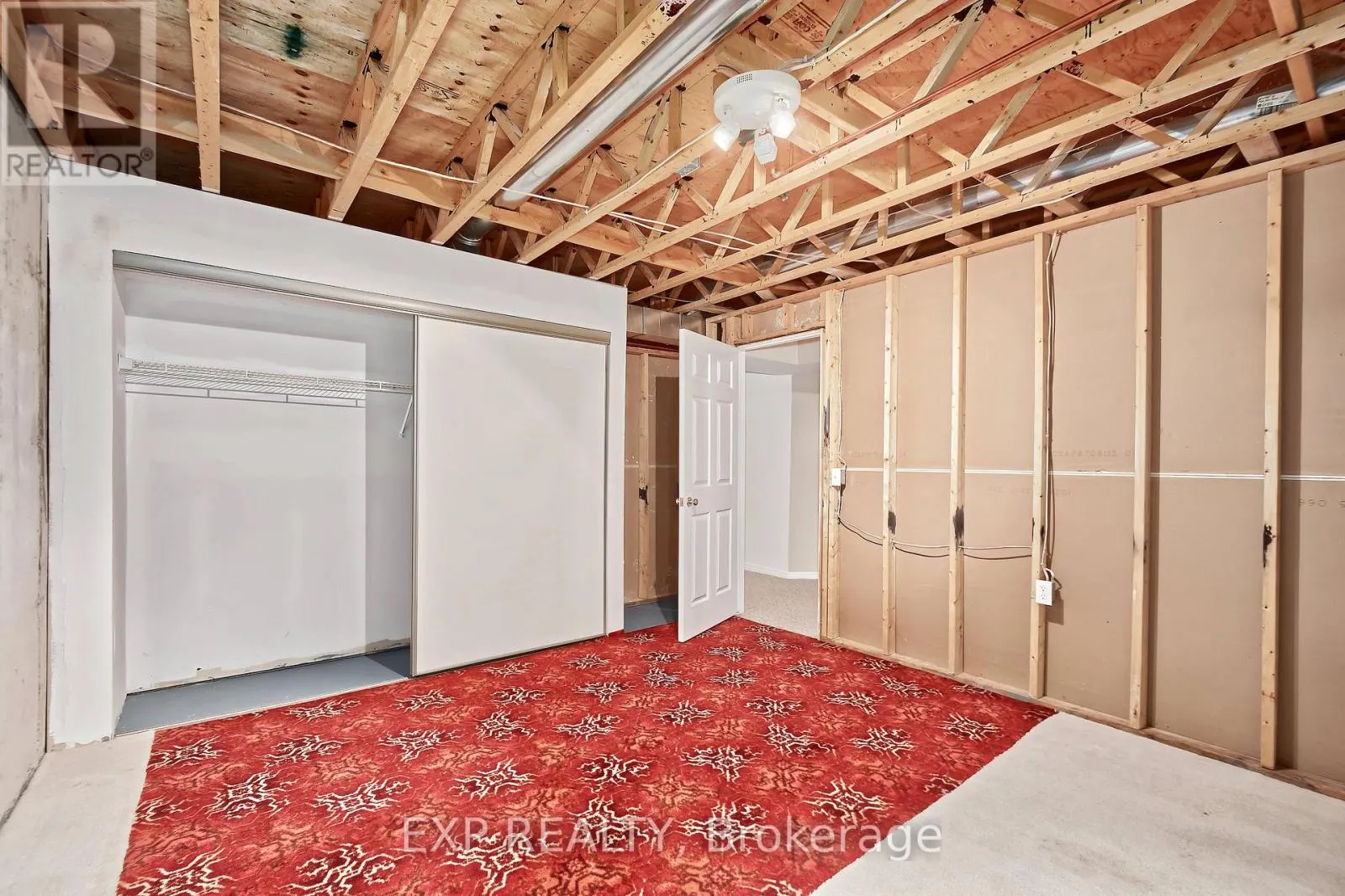 17 - 1337 COMMISSIONERS RD ROAD W #17