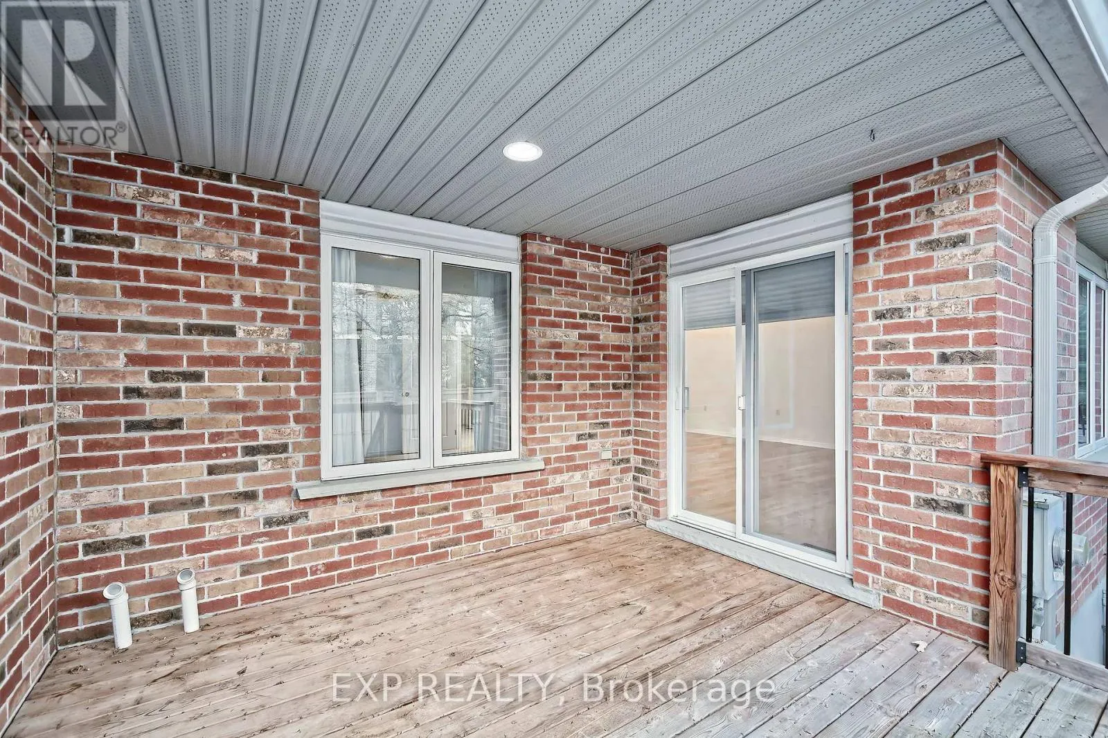 17 - 1337 COMMISSIONERS RD ROAD W #17