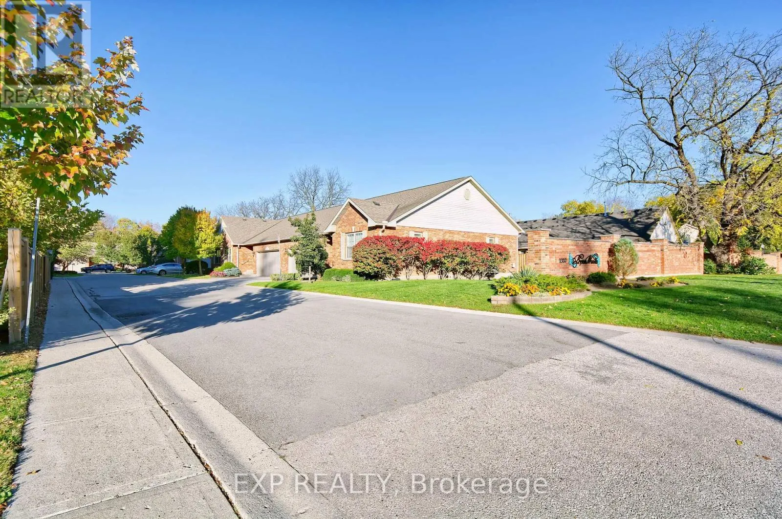 17 - 1337 COMMISSIONERS RD ROAD W #17