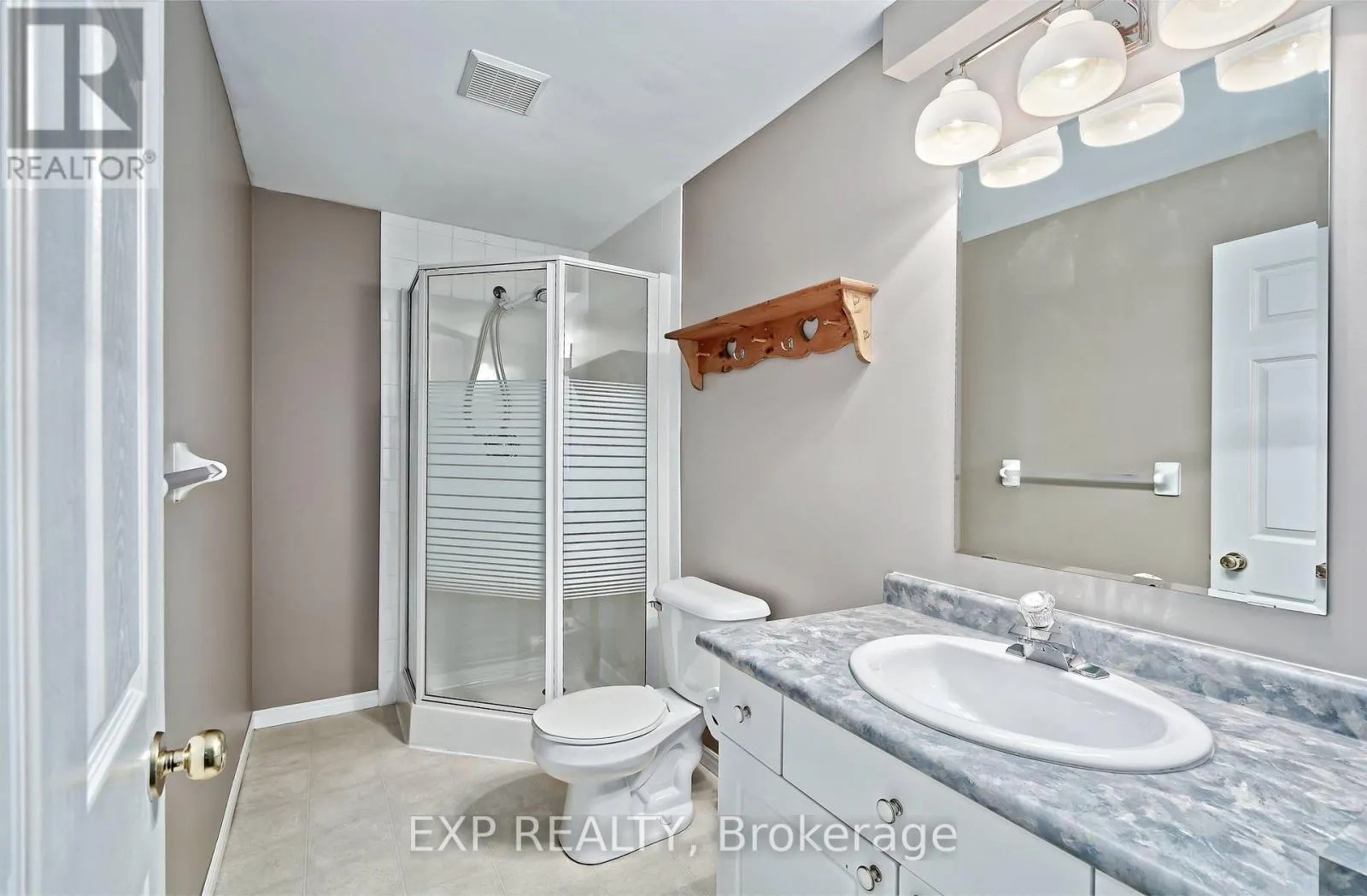 17 - 1337 COMMISSIONERS RD ROAD W #17