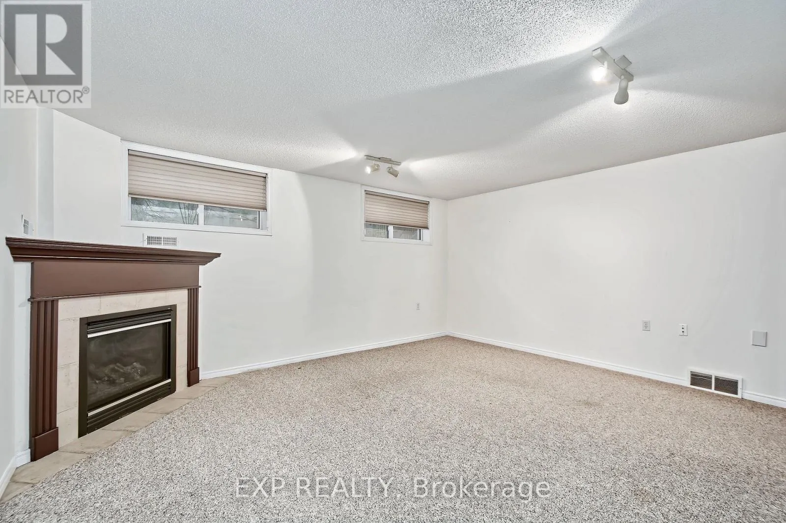 17 - 1337 COMMISSIONERS RD ROAD W #17