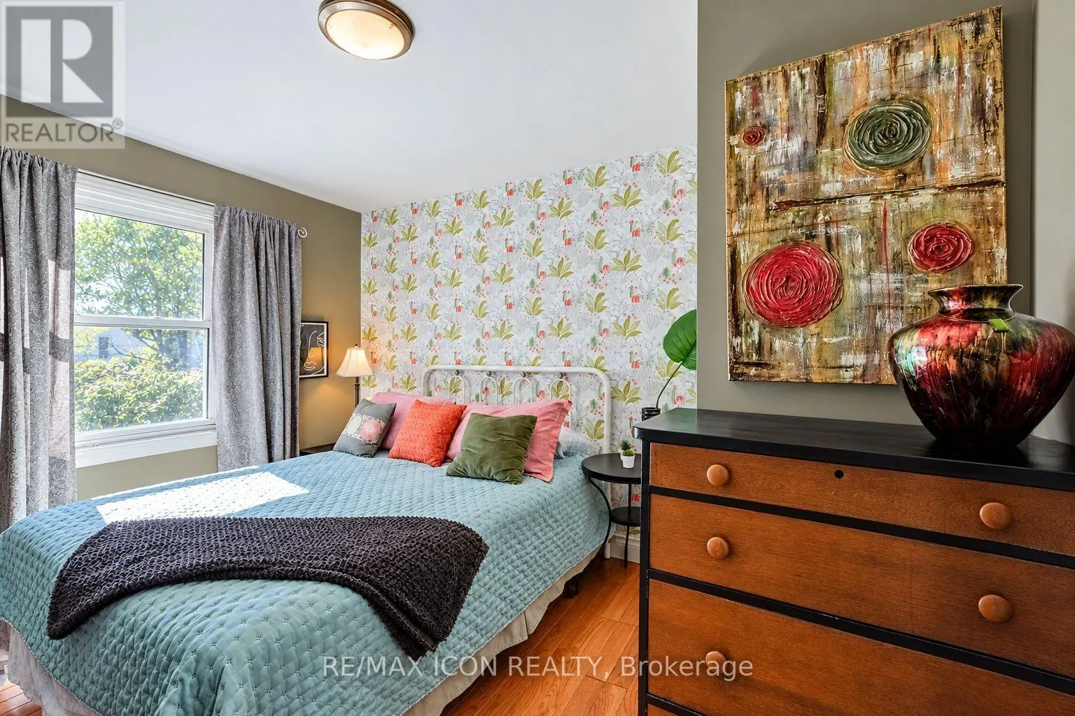 35 PLEASANT AVENUE